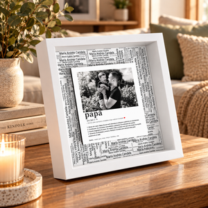 Cuadro enmarcado personalizado con el significado de papá y una foto en blanco y negro, vista frontal